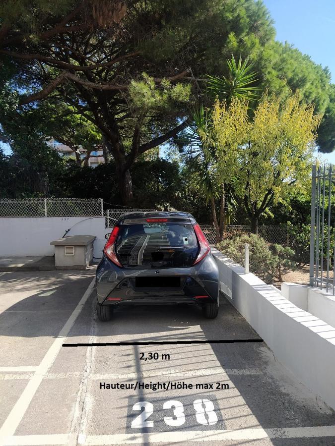 Grand Studio Neuf Face Port Et Plage, Parking Prive Golfe-Juan Exteriör bild